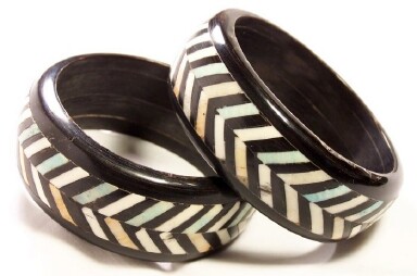 LG16 pr inlaid horn bangles